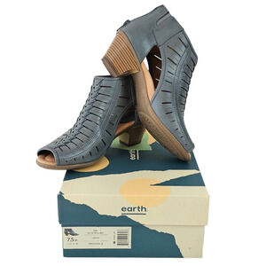 Earth Moroccan blue leather Vicky peep toe comfort ankle bootie shoe7.5